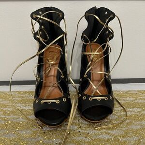 New Le Château Black & Gold Heels